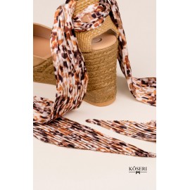 ALPARGATA GLOBO CUERO