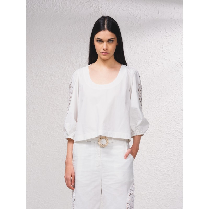 BLUSA BLANCA GUIPUR EN MANGAS