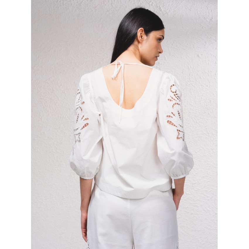 BLUSA BLANCA GUIPUR EN MANGAS
