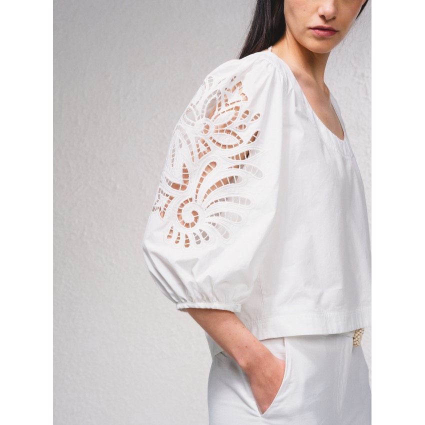 BLUSA BLANCA GUIPUR EN MANGAS