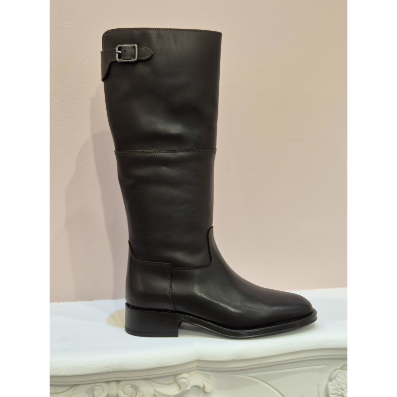BOTA PIEL MARRÓN TACÓN BAJO