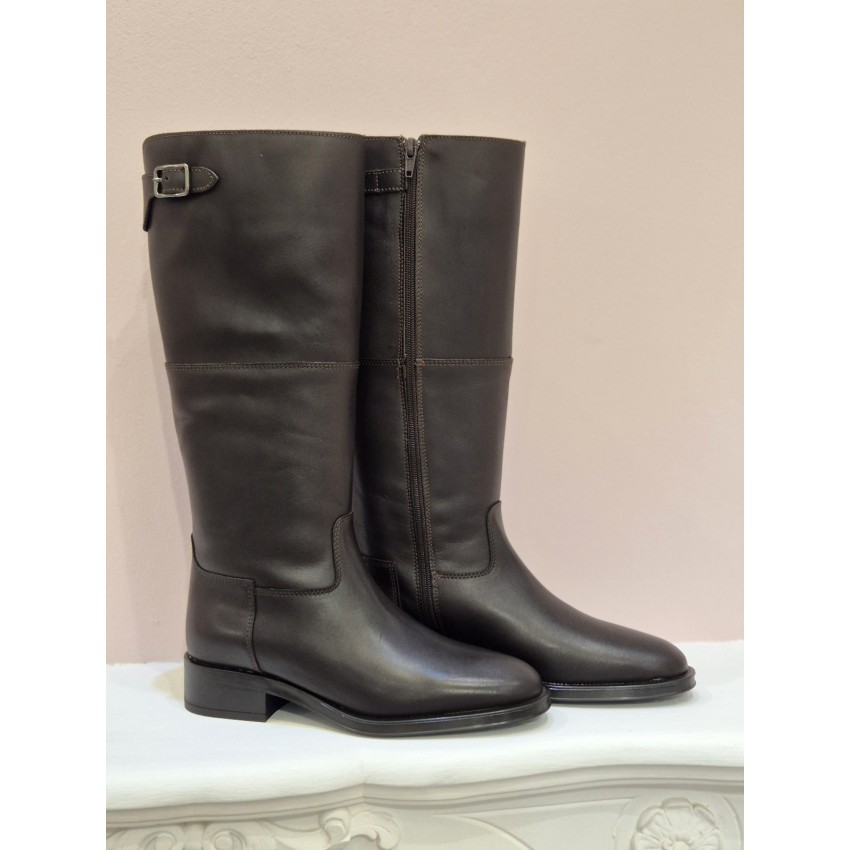 BOTA PIEL MARRÓN TACÓN BAJO