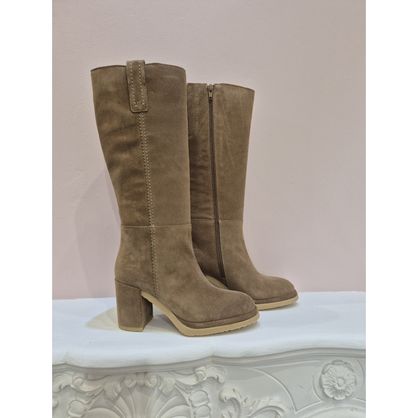 BOTA SERRAJE CAMEL TACÓN ALTO