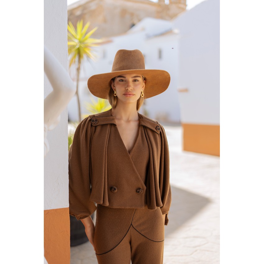 CHAQUETA Y PANTALÓN JASMINE MARRÓN