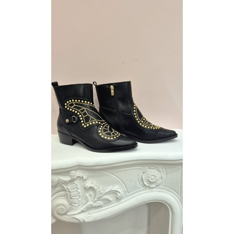 BOTÍN PIEL NEGRO MARIPOSA Y TACHAS