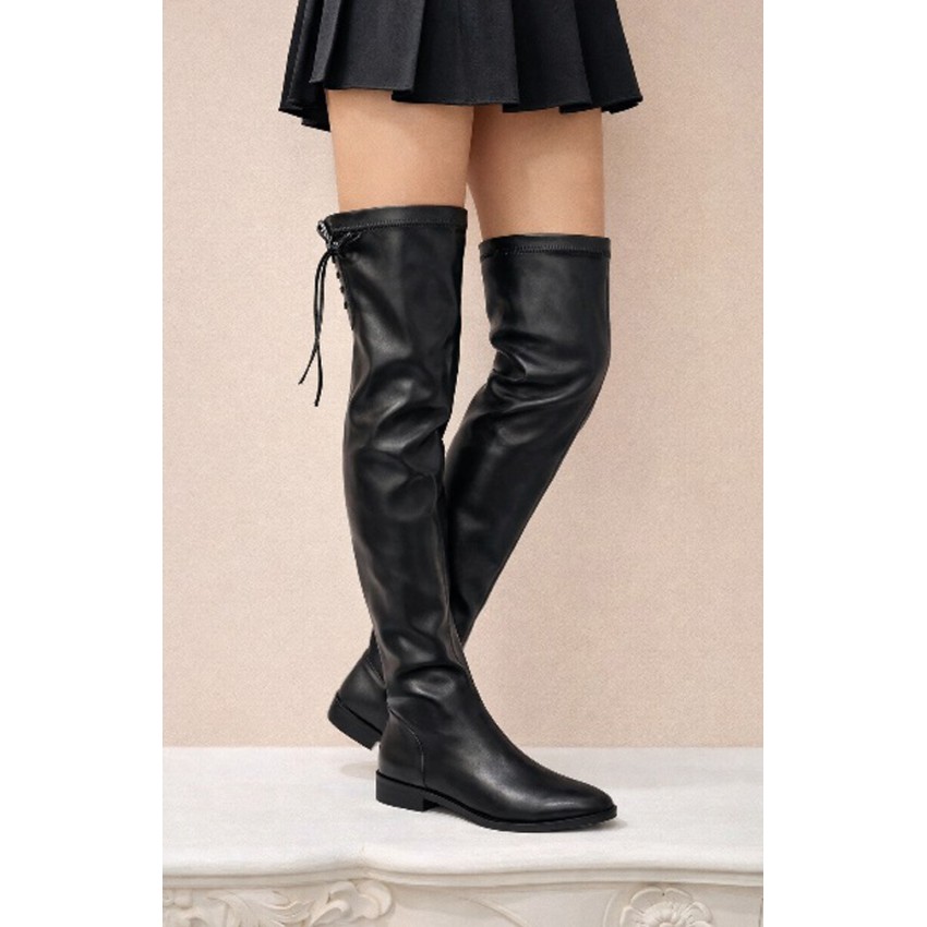 BOTA MOSQUETERA NEGRA TACÓN BAJO