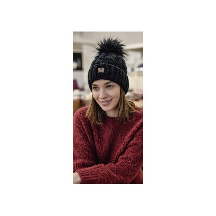 GORRO NEGRO  OCHOS PELO NATURAL
