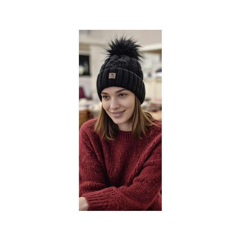 GORRO NEGRO  OCHOS PELO NATURAL