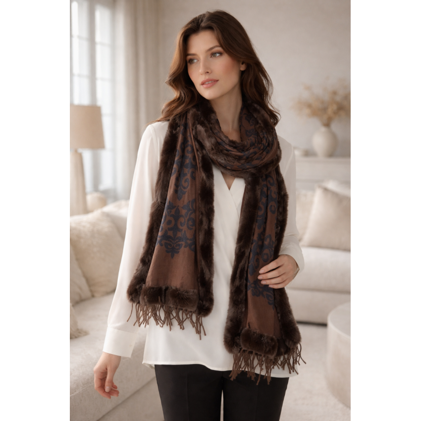 PASHMINA MARRÓN BORDADA Y CON  PELO