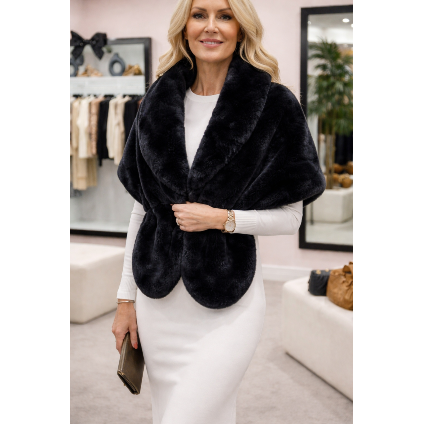 ESTOLA NEGRA  DE PELO VEGANO