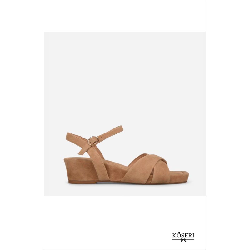 SANDALIA TIRAS CRUZADAS MARRON
