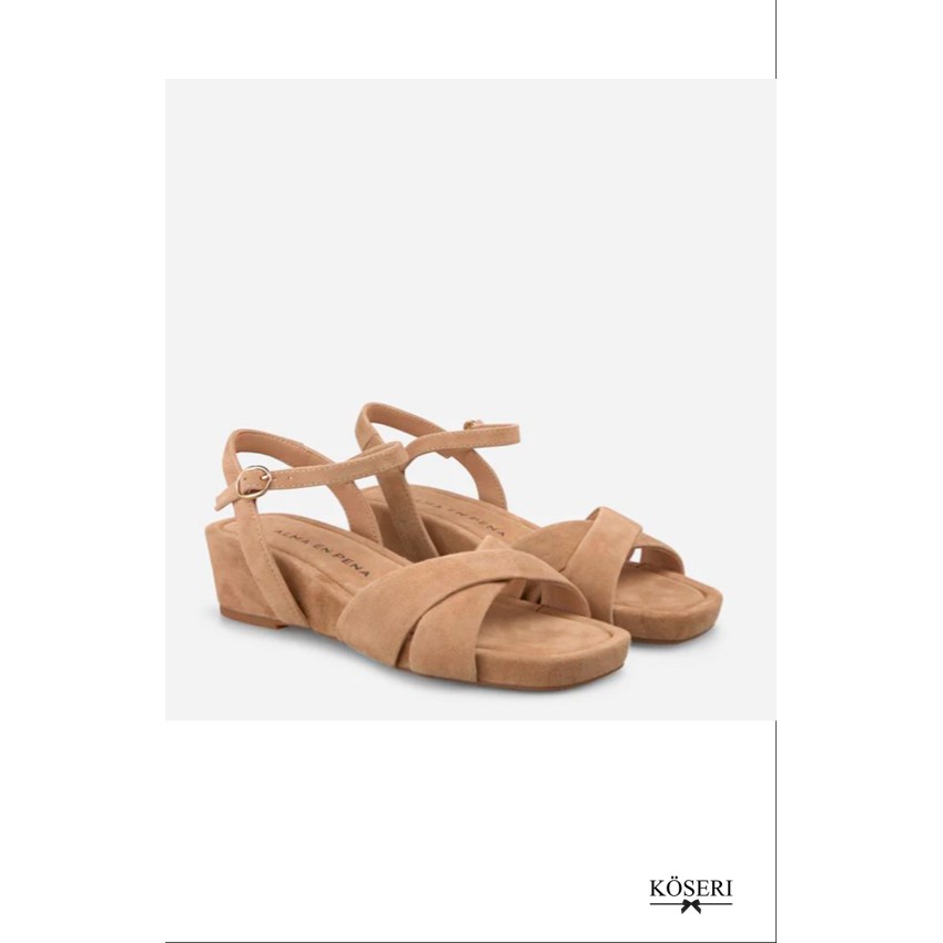 SANDALIA TIRAS CRUZADAS MARRON