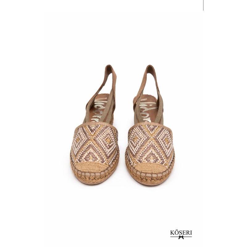 ALPARGATA CERRADA DAISY BEIGE
