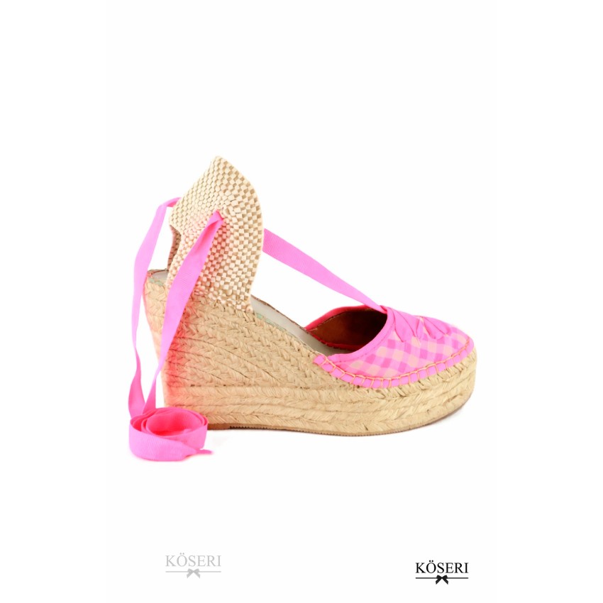 ALPARGATA FUXIA CUÑA ALTA CON CUADROS DE VICHY STAR LOVE, MERIDIAN 21