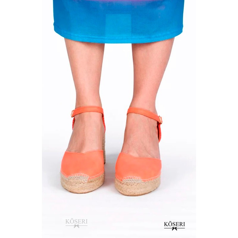 ALPARGATA CUÑA MEDIA CORAL FLUOR CON PULSERA STAR LOVE. LIBRA 19