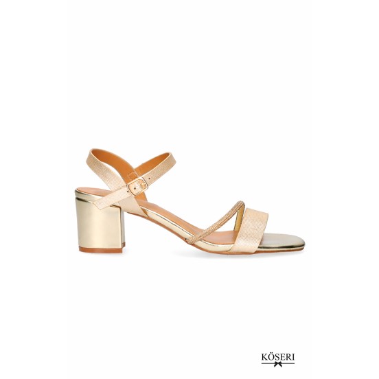 SANDALIA GLITTER ORO. TACÓN MEDIO