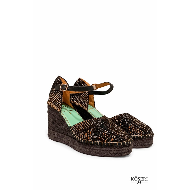 ALPARGATA DE CUÑA ALTA NEGRA