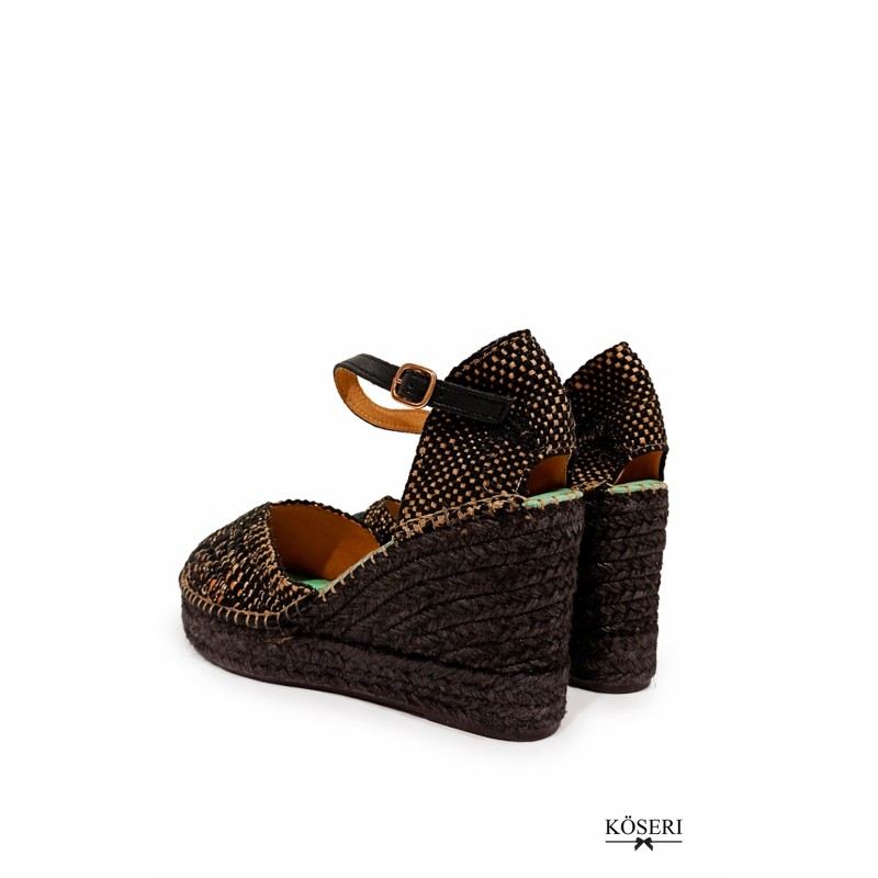 ALPARGATA DE CUÑA ALTA NEGRA