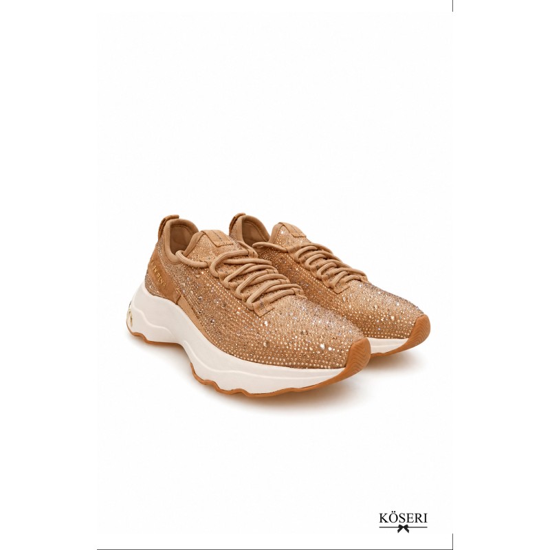DEPORTIVA CAMEL CON PEDRERÍA DORADA
