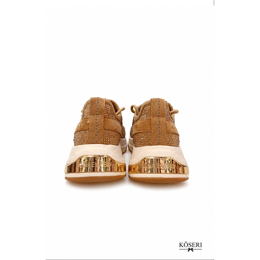 DEPORTIVA CAMEL CON PEDRERÍA DORADA