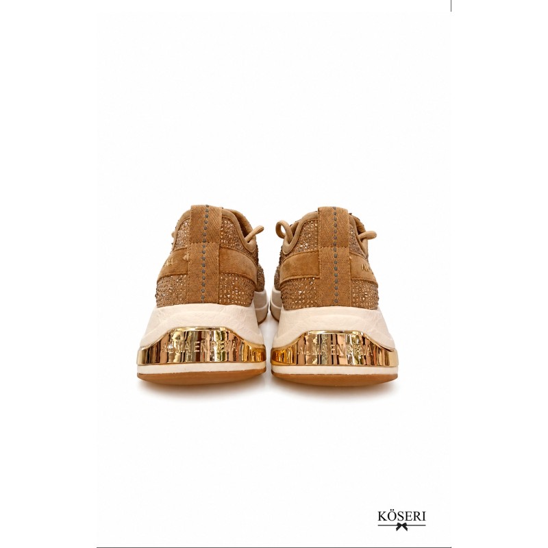 DEPORTIVA CAMEL CON PEDRERÍA DORADA