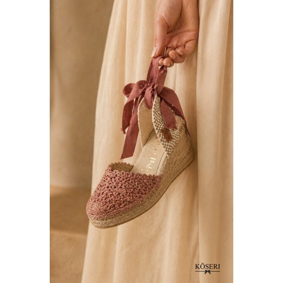ALPARGATA CUÑA BORDADOS ROSA