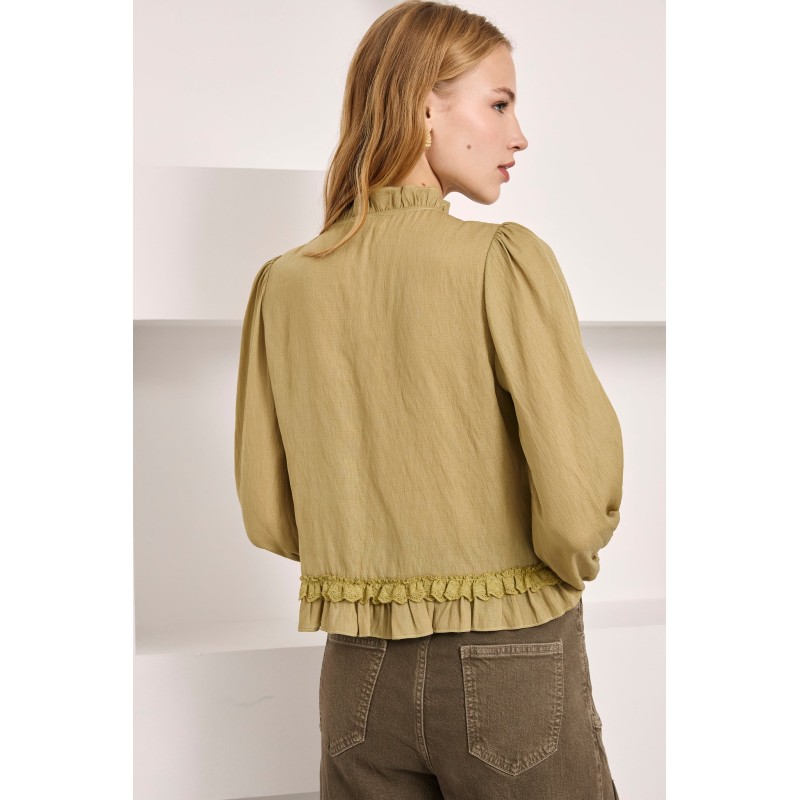 BLUSA VOLANTES Y PASAMANERÍA - CAQUI