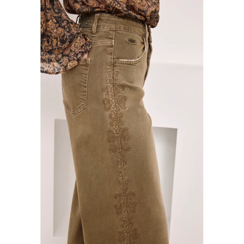 JEANS BORDADOS LATERALES - CAQUI