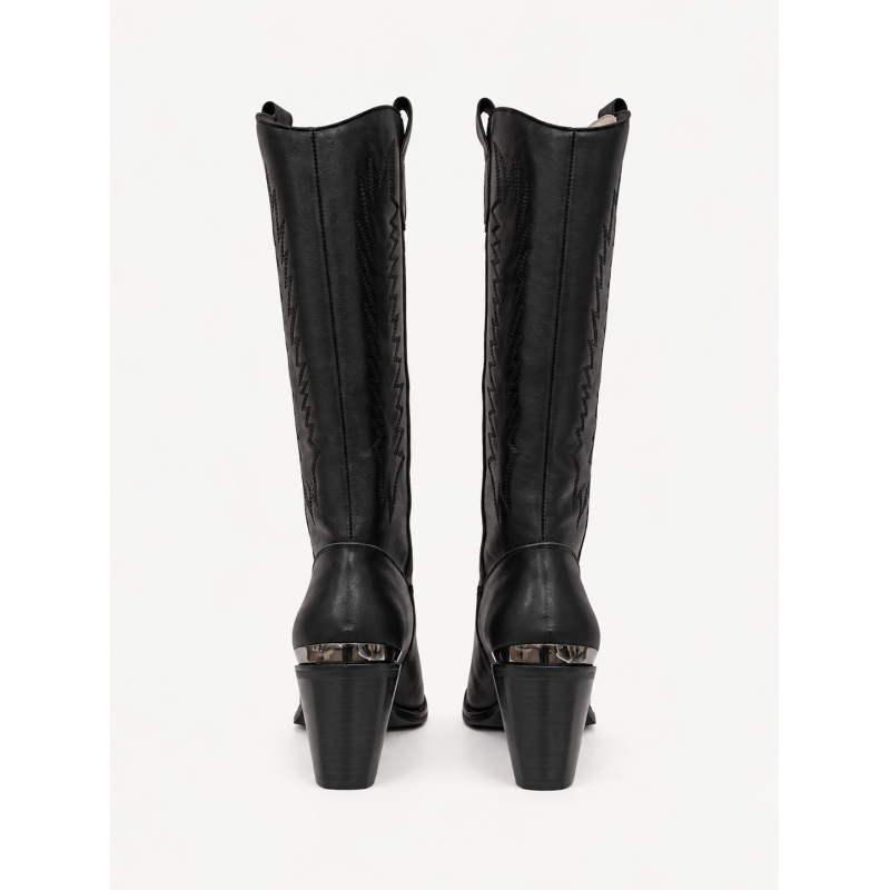 BOTA COWBOY PIEL NEGRA GRABADOS Y TACÓN