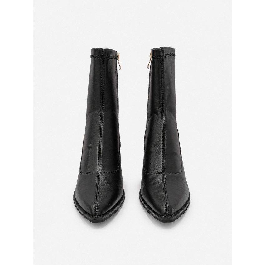 BOTIN ECOPIEL NEGRO TACHAS TACÓN MEDIO CUADRADO
