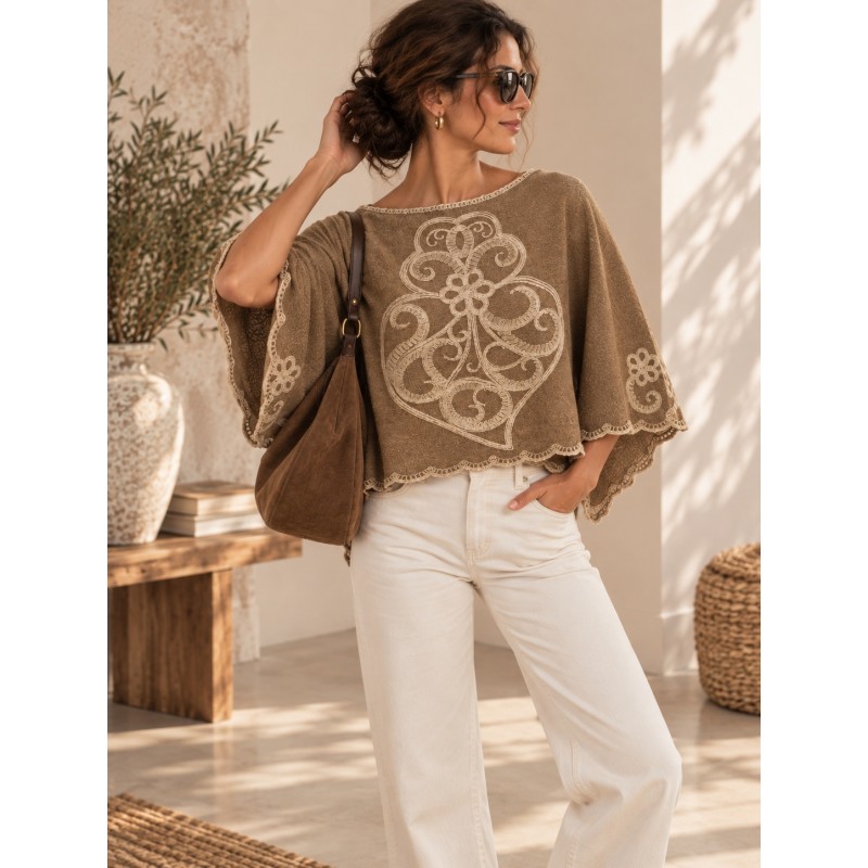 PONCHO BORADO CAMEL