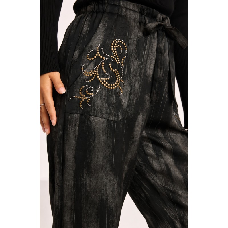 PANTALÓN LAZADA TACHUELAS - NEGRO